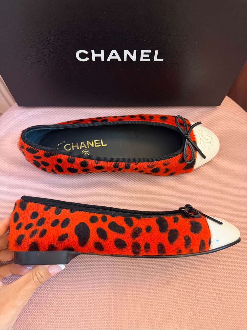 Chanel MÉTIERS D’ART 26 Red Orange Black White Pony Hair Animal Print Flats 37.5 - Picture 13 of 16